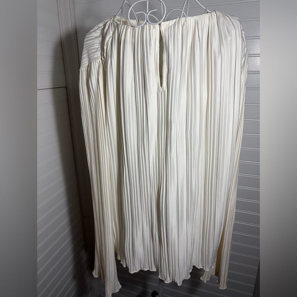 LOFT Cream Pleated Blouse - Picture 7 of 8